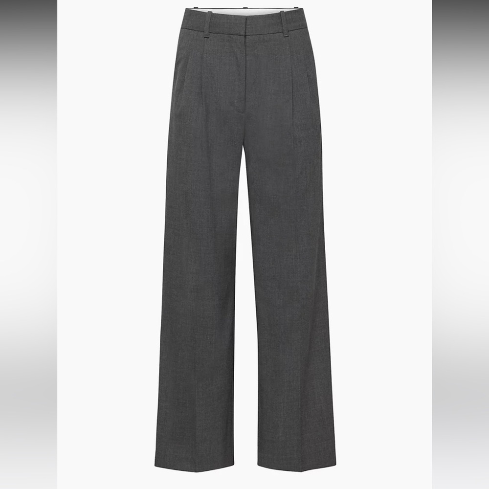 NWOT Aritzia effortless pants Regular size 2
Color heather charcoal